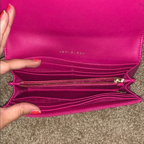 ❌SOLD❌ Tory Burch Wallet - Picture 4 of 8